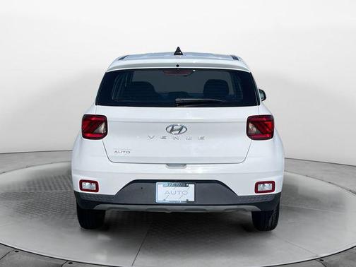 2021 Hyundai VENUE SE