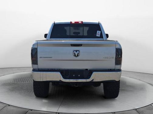 Bright Silver Metallic Clearcoat 2016 RAM 1500 SLT