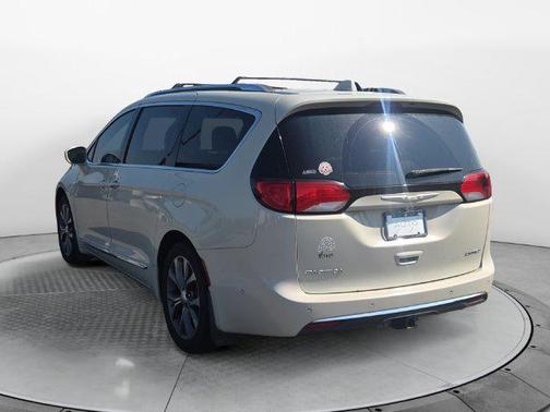 Tusk White 2017 Chrysler Pacifica Limited