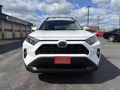 Super White 2019 Toyota RAV4 XLE