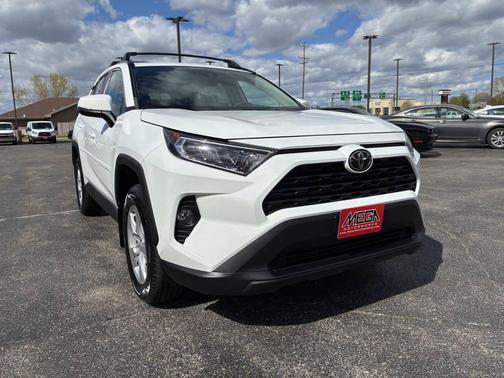 Super White 2019 Toyota RAV4 XLE