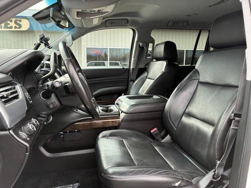 White 2015 Chevrolet Suburban 1500 LT