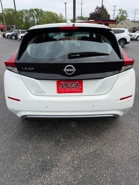 Glacier White 2023 Nissan Leaf S 40 kWh