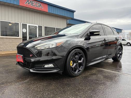 Shadow Black 2017 Ford Focus ST