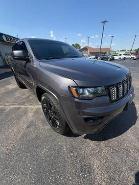 Granite Crystal Metallic Clearcoat 2018 Jeep Grand Cherokee Laredo E