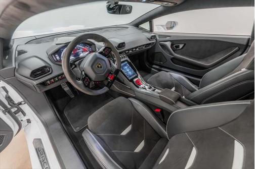 2020 Lamborghini Huracan EVO Base
