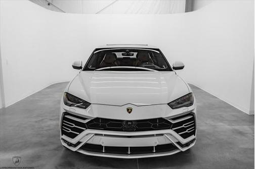 2022 Lamborghini Urus Base