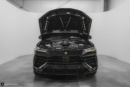 2024 Lamborghini Urus S