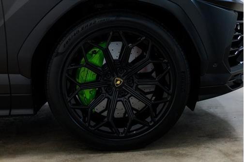 2022 Lamborghini Urus Graphite Capsule
