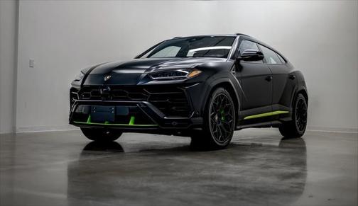 2022 Lamborghini Urus Graphite Capsule