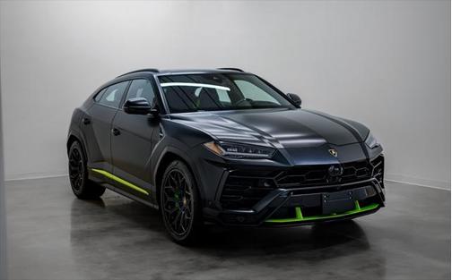 2022 Lamborghini Urus Graphite Capsule