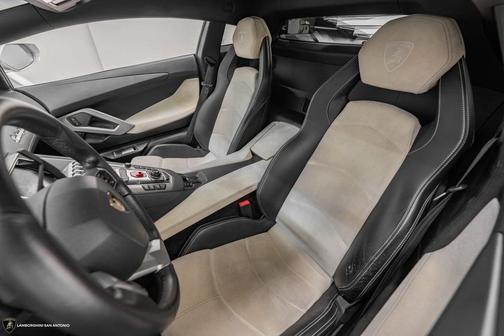 2015 Lamborghini Aventador LP700-4