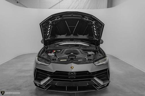 2023 Lamborghini Urus Performante