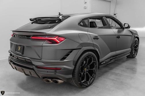 2023 Lamborghini Urus Performante