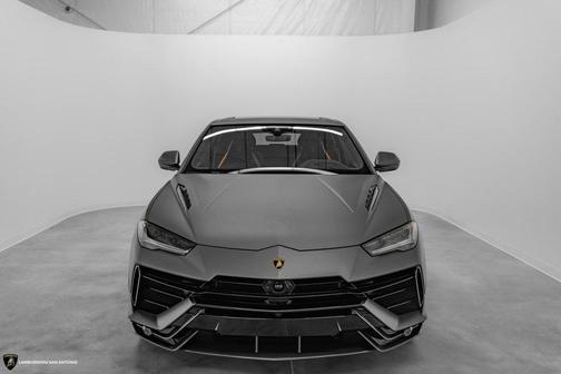 2023 Lamborghini Urus Performante