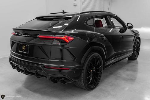 2022 Lamborghini Urus Graphite Capsule