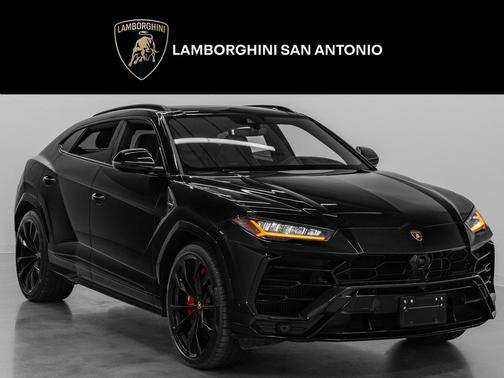 2022 Lamborghini Urus Graphite Capsule