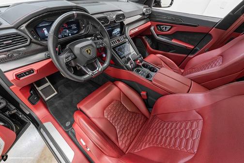2022 Lamborghini Urus Graphite Capsule