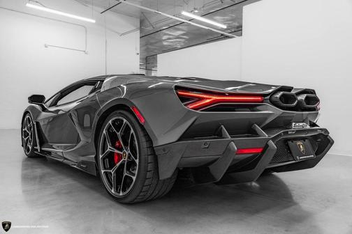 2024 Lamborghini Revuelto Base