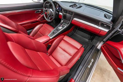 GT Silver Metallic 2019 Porsche 911 Targa 4S