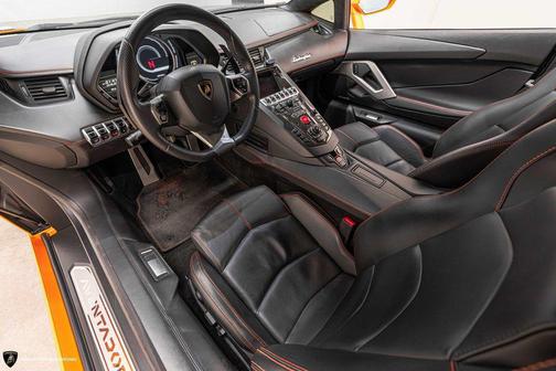 2014 Lamborghini Aventador 