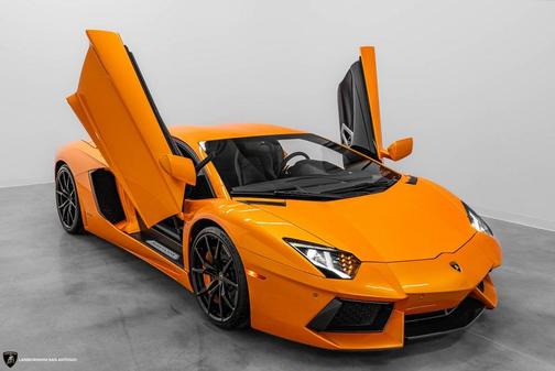 2014 Lamborghini Aventador 