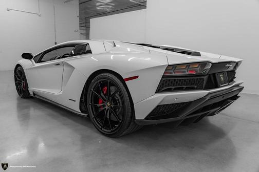 2018 Lamborghini Aventador S Base