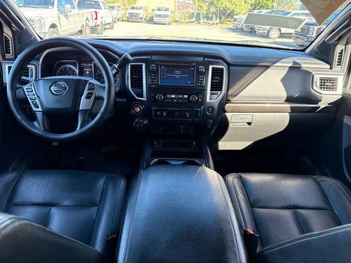 2018 Nissan Titan SL