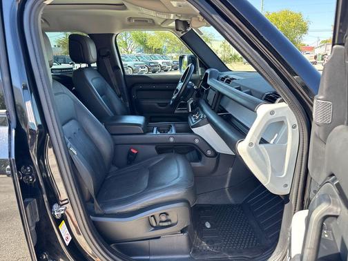 Santorini Black Metallic 2020 Land Rover Defender 110 HSE