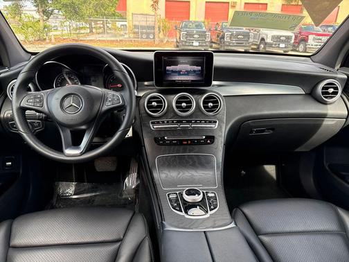 Black 2018 Mercedes-Benz GLC 300 Base