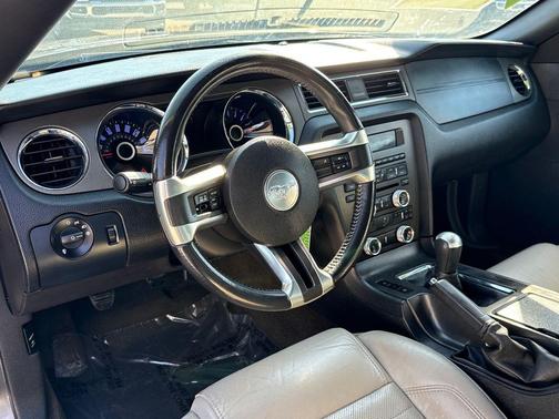 2014 Ford Mustang V6