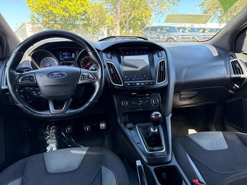 2018 Ford Focus ST