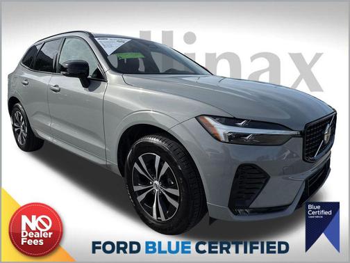 2024 Volvo XC60 B5 Core Dark Theme