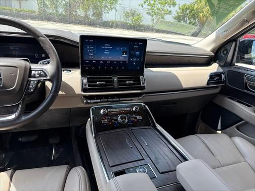 2024 Lincoln Navigator Premiere