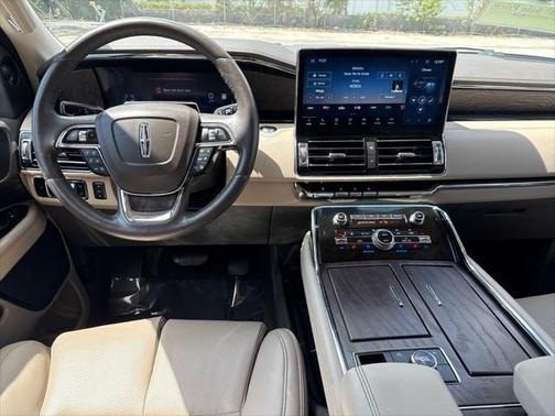 2024 Lincoln Navigator Premiere
