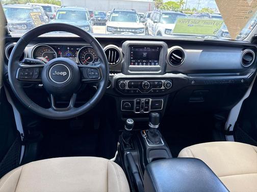 Bright White Clearcoat 2018 Jeep Wrangler Unlimited Sport