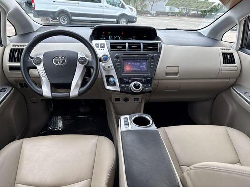 2013 Toyota Prius v Five