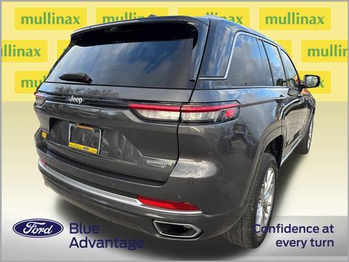2022 Jeep Grand Cherokee Summit