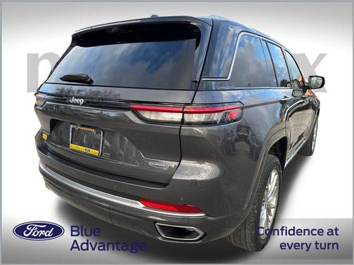 2022 Jeep Grand Cherokee Summit