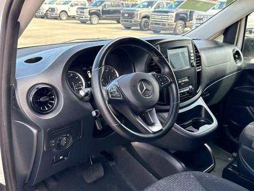 2023 Mercedes-Benz Metris Base