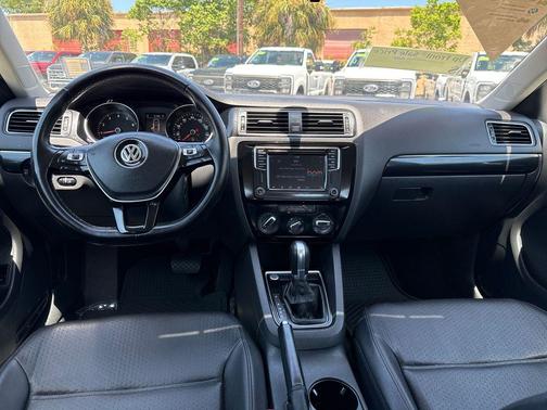 2016 Volkswagen Jetta 1.8T SEL