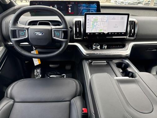 Agate Black Metallic 2027 Ford Expedition Max Platinum