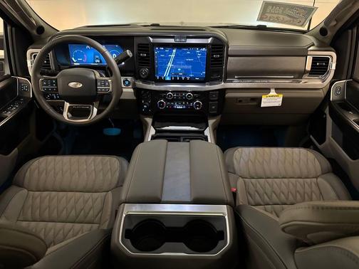 2025 Ford F-250 Platinum