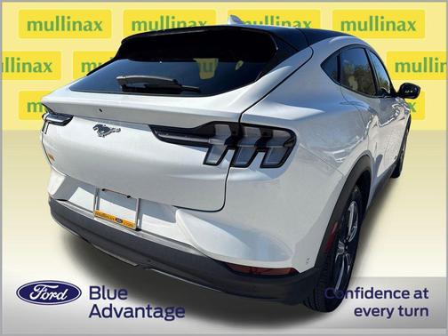 2022 Ford Mustang Mach-E Select