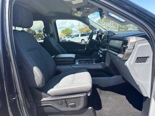AGATE BLACK METALLIC 2024 Ford F-150 XLT