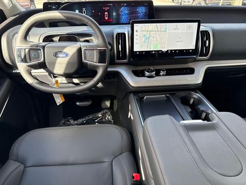 2025 Ford Expedition Max Active 4x2