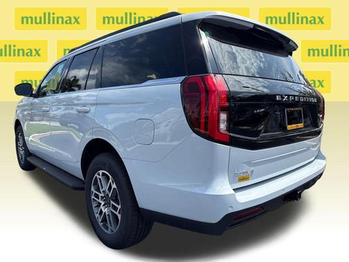 SPACE SILVER METALLIC 2026 Ford Expedition Active