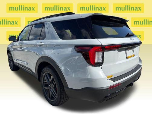Avalanche Gray 2027 Ford Explorer ST-Line