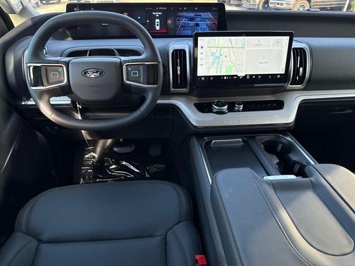 2025 Ford Expedition Max Active 4x2