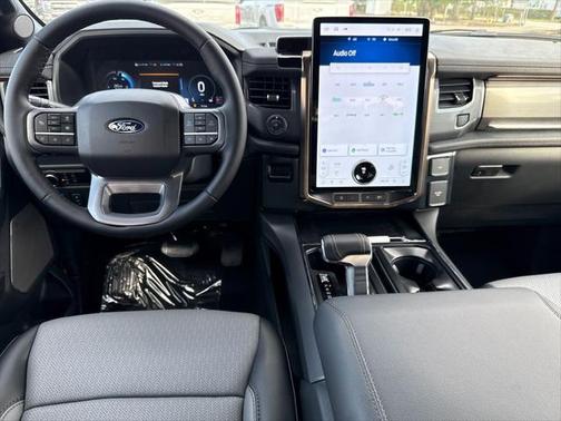 2025 Ford F-150 Lightning LARIAT